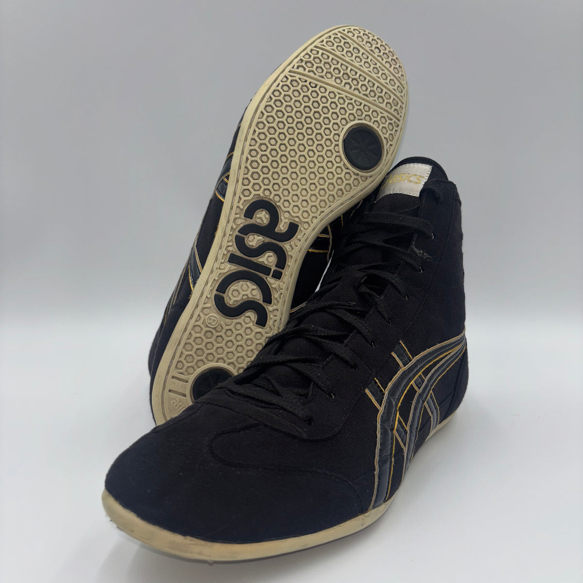 Asics Exeos OG wrestling shoes black gold, side profile