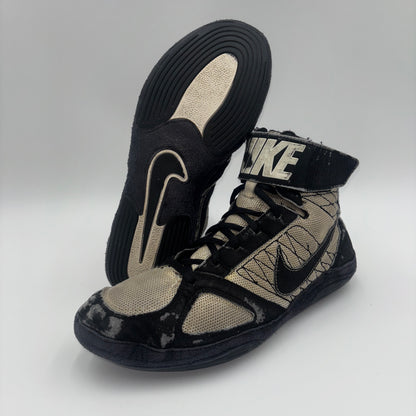 Nike Takedown Panda wrestling shoes, opposite side