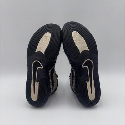 Nike Takedown Panda wrestling shoes, sole bumps