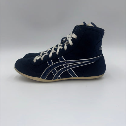 Asics Exeos OG wrestling shoes, toe wear detail